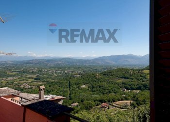 Vista delle montagne - Appartamento Piazza Santa Maria Maggiore
 
6, Falvaterra - foto 32