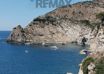 Vista dell\'acqua - Villa PROVINCIALE SUCCHIVO SANT'ANGELO
 
55/A, Serrara Fontana - foto 2