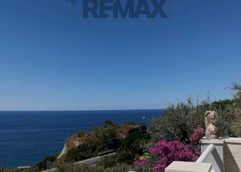 Vista dell\'acqua - Villa PROVINCIALE SUCCHIVO SANT'ANGELO
 
55/A, Serrara Fontana - foto 3
