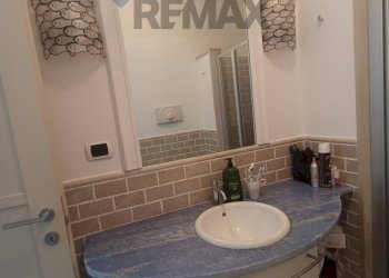 Bagno - Villa PROVINCIALE SUCCHIVO SANT'ANGELO
 
55/A, Serrara Fontana - foto 36