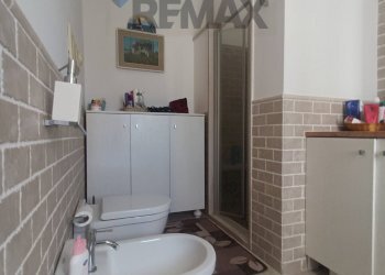 Bagno - Villa PROVINCIALE SUCCHIVO SANT'ANGELO
 
55/A, Serrara Fontana - foto 41