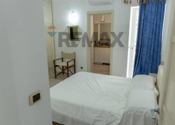 Camera / camera da letto - Villa ISCHIA SANT'ANGELO
 
nc, Serrara Fontana - photo 40