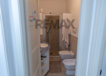 Bagno - Villa ISCHIA SANT'ANGELO
 
nc, Serrara Fontana - photo 42