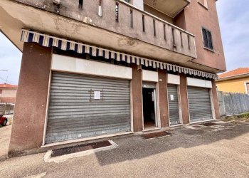 Foto 2 - Commercial Premises Limbiate - photo 2