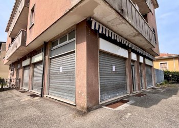 Foto 3 - Commercial Premises Limbiate - photo 3