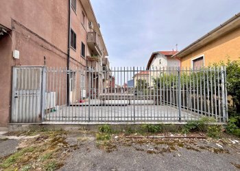 Foto 5 - Commercial Premises Limbiate - photo 5