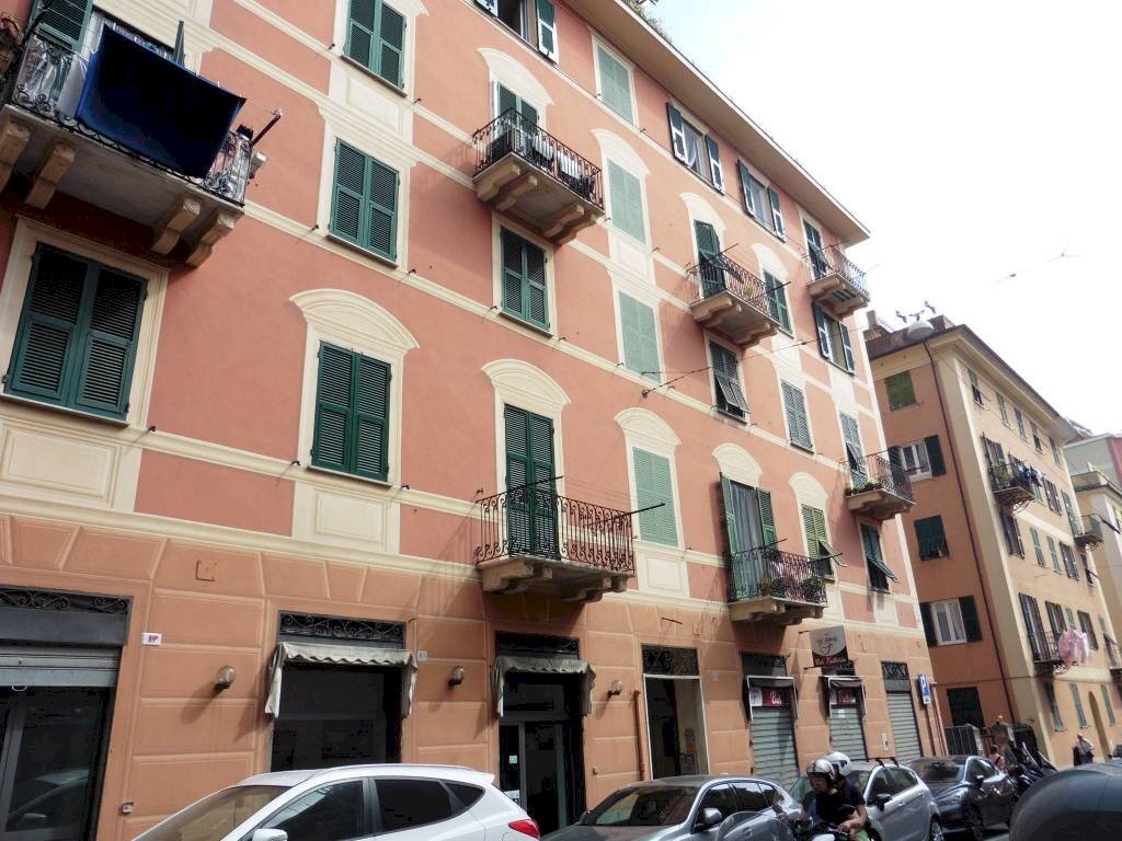 Facciata - Appartamento via Donghi, 21, Genova (zona Marassi) - foto 2
