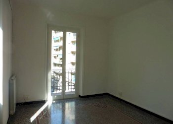 Cucina - Trilocale largo Augusto Merlo, 185, Genova (zona Marassi) - foto 14