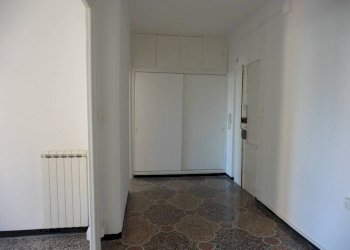 Ingresso - Trilocale largo Augusto Merlo, 185, Genova (zona Marassi) - foto 16