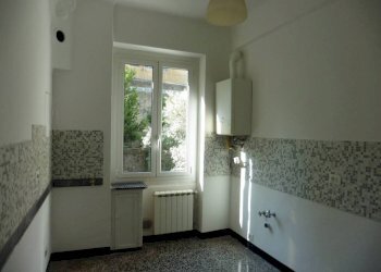 Cucina - Trilocale largo Augusto Merlo, 185, Genova (zona Marassi) - foto 17