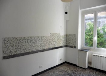 Salone - Trilocale largo Augusto Merlo, 185, Genova (zona Marassi) - foto 18