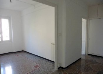 Cucina - Trilocale largo Augusto Merlo, 185, Genova (zona Marassi) - foto 19