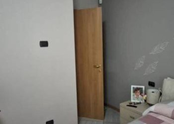 Camera da letto - Three-room apartment via Cava Marna, 10, Monguzzo - photo 23