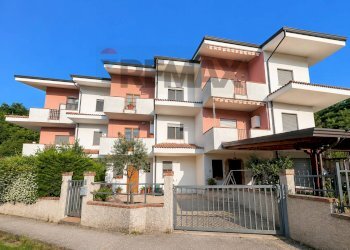Casa all\'aperto - Villa a Schiera Via Serre
 
8, Zumpano - foto 3