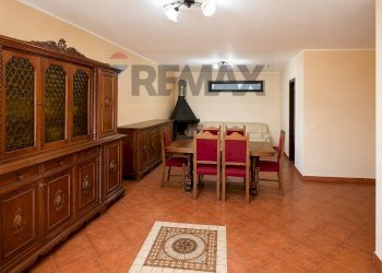 Sala da pranzo - Villa a Schiera Via Serre
 
8, Zumpano - foto 1