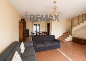 Sala da pranzo - Villa a Schiera Via Serre
 
8, Zumpano - foto 8