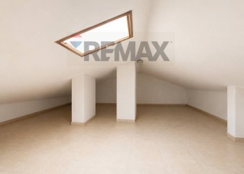 Stanza vuota - Villa a Schiera Via Serre
 
8, Zumpano - foto 15