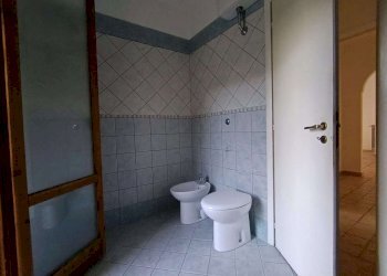 Bagno 1. - Appartamento via Alessandro Ruspoli, Roma (zona Acilia) - foto 8