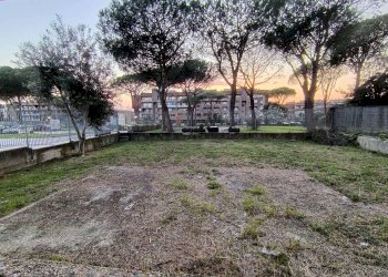 Giardino 4. - Bilocale via Alessandro Ruspoli, Roma (zona Acilia) - foto 39