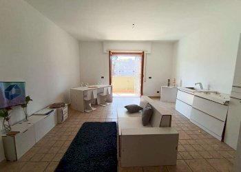 Soggiorno 15. - Two-room apartment via Alessandro Ruspoli, Roma (neighborhood Acilia) - photo 15
