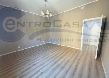 Camera da letto - Trilocale via Milano, 1, San Lazzaro di Savena - foto 2