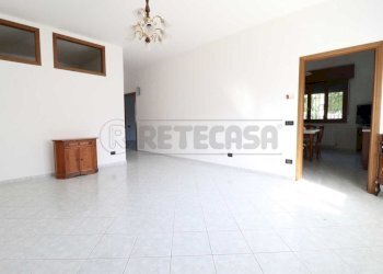 5_Soggiorno (1) - Four-room apartment Via G. Bruno 23A, Bondeno - photo 5