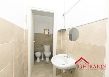 4.0 BAGNO - Locale Commerciale Via Ursone da Sestri, Genova (zona Sestri Ponente) - foto 11