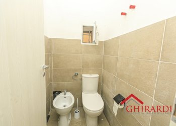 4.1 BAGNO - Locale Commerciale Via Ursone da Sestri, Genova (zona Sestri Ponente) - foto 12