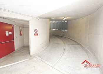 3.1 rampa.jpg - Box Via Emanuele Ferro, Genova (neighborhood Sestri Ponente) - photo 15