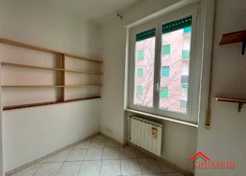 2.1 soggiorno.jpg - Quadrilocale VIA SANTA MARIA DELLA COSTA  20, Genova (zona Sestri Ponente) - foto 4