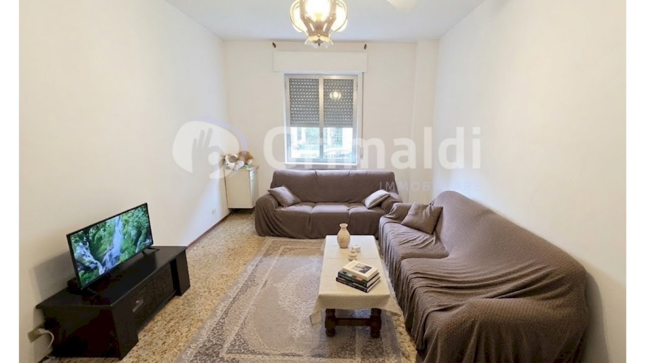salotto2 - Three-room apartment Via Chivasso 27/A, Vercelli - photo 1