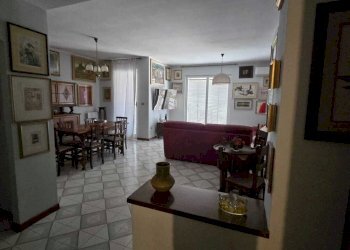 VISTA SALA USCITA TERRAZZO - Appartamento Via Principessa Iolanda di Savoia 68, Sassari - foto 7
