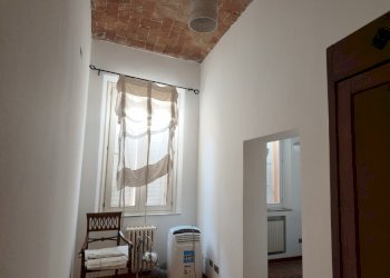 Disimpegno (due) - Three-room apartment Modena (neighborhood Circoscrizione 1) - photo 11
