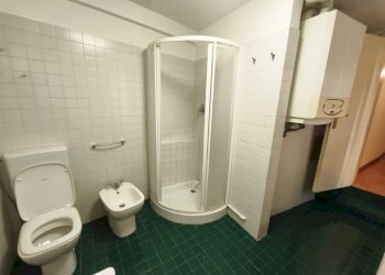 Bagno - panoramica - Three-room apartment Modena (neighborhood Circoscrizione 1) - photo 30