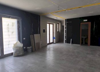 Negozio via Giuseppe Lamberti, Cava de' Tirreni - foto 1