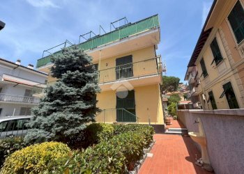 Quadrilocale Via V. Annuti, Casarza Ligure - foto 1