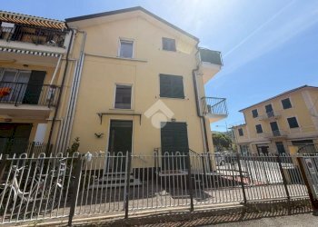 Quadrilocale Via V. Annuti, Casarza Ligure - foto 2