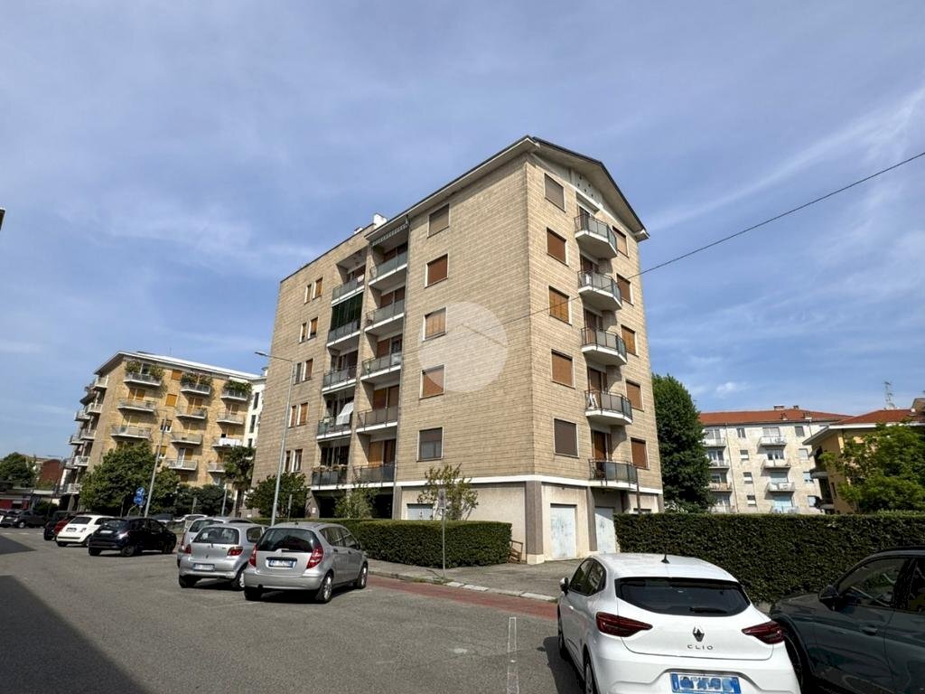 Apartment Via alcide de gasperi, Ivrea - photo 2