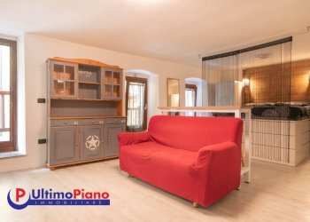 One-room apartment Via Roma 19, Quart - photo 1