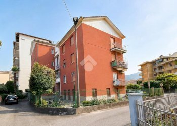 Four-room apartment Via Albasini, Verbania - photo 1