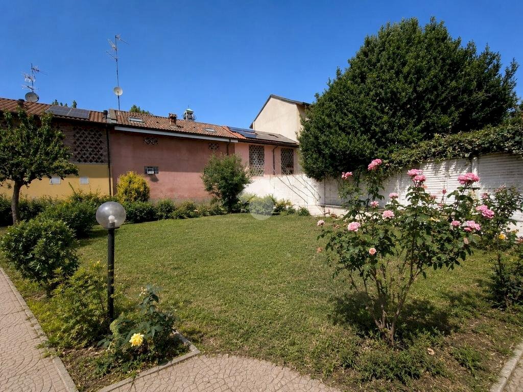 Independent house Via Alessandro Manzoni, Cusano Milanino - photo 1