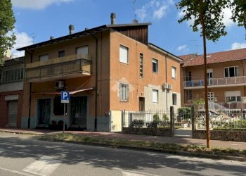 Semi-detached house Viale Guglielmo Oberdan, Cesena - photo 1
