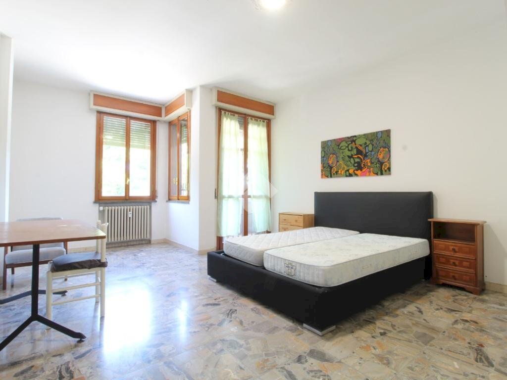 Three-room apartment Via Camillo Pezzarossa, Reggio nell'Emilia - photo 1