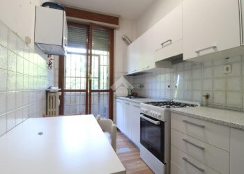 Three-room apartment Via Camillo Pezzarossa, Reggio nell'Emilia - photo 5
