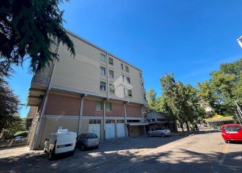 Three-room apartment Via Camillo Pezzarossa, Reggio nell'Emilia - photo 18