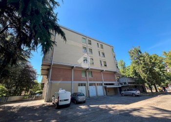 Three-room apartment Via Camillo Pezzarossa, Reggio nell'Emilia - photo 19