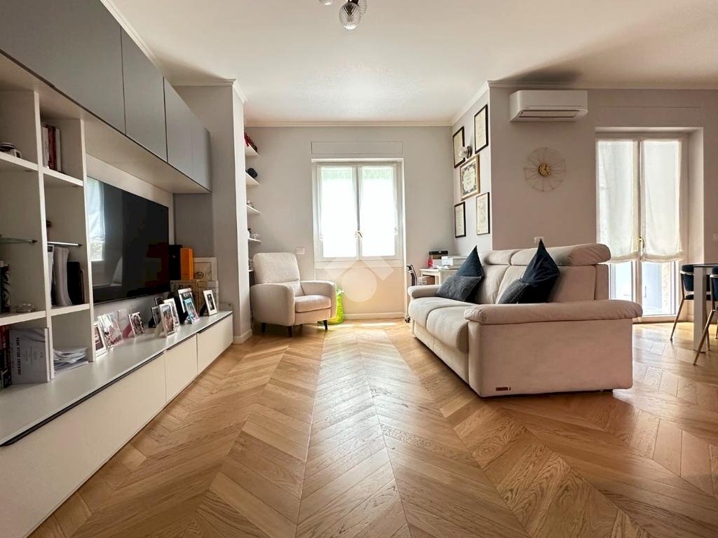 Three-room apartment Via raffaello sanzio, Milano (neighborhood Buonarroti) - photo 2