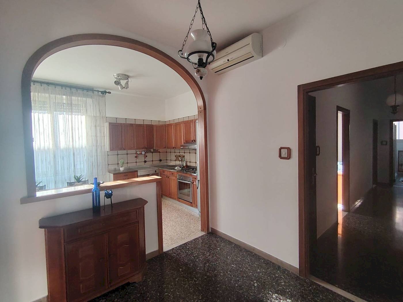 Four-room apartment Via del Borgo di San Pietro, 125, Bologna (neighborhood Centro Storico) - photo 1