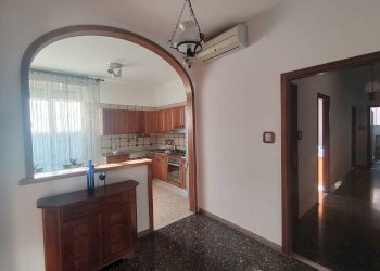 Quadrilocale Via del Borgo di San Pietro, 125, Bologna (zona Centro Storico) - foto 1
