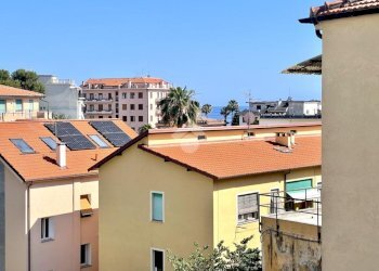 Four-room apartment Salita vallone santa lucia, Imperia - photo 2
